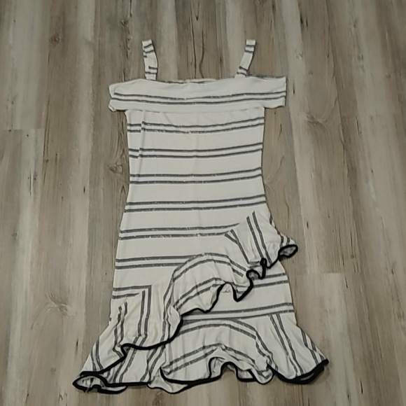 Venus striped ruffle dress - Picture 2 of 9